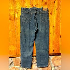 Used Wrangler Rugged Wear jeans in 40x32